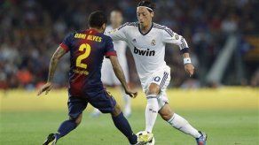 Dani Alves inactivo por tres semanas