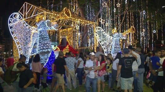 Brilla la Navidad inicia con encendido de luces en el Parque Urracá