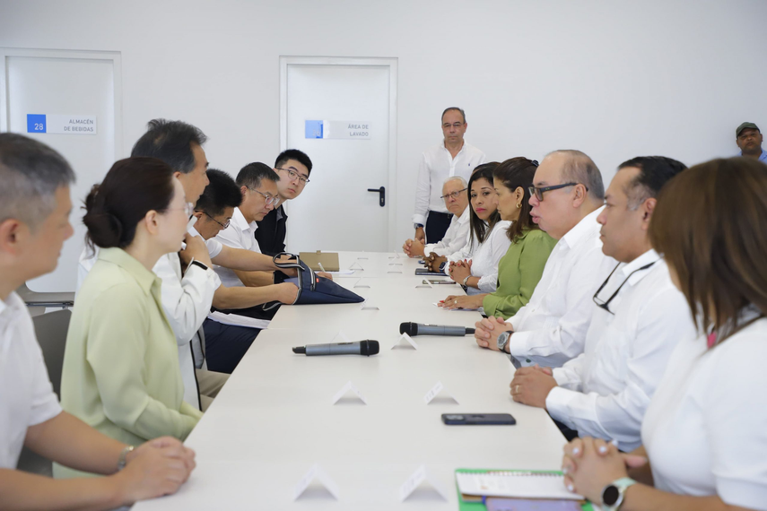 Diplomáticos chinos revisan proyectos de asistencia de la CSS Diplomáticos chinos revisan proyectos de asistencia de la CSS