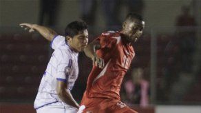 Delantero panameño Rentería viaja a su país para amistoso contra España