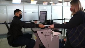 Los inspectores de Migración han recibido capacitaciones por parte de la Embajada de Estados Unidos.