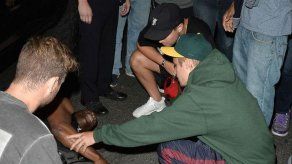 Justin Bieber atropella accidentalmente a un paparazzi a la salida de la iglesia