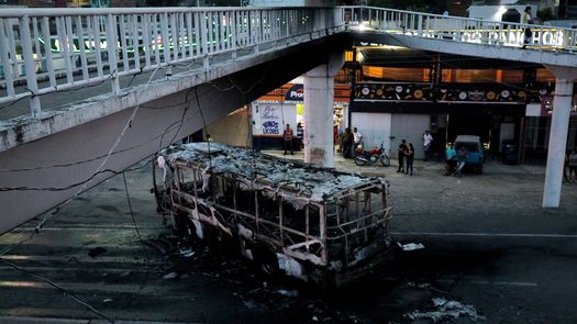 Fueron incinerados vehículos de transporte público en las ciudades de Tijuana.