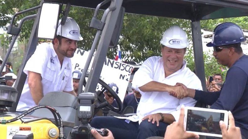 Ministro Etchelecu se pondrá a disposición del Ministerio Público