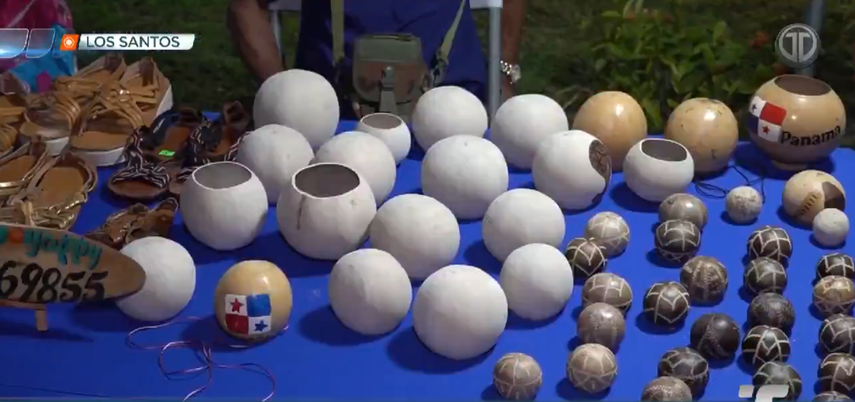 Vereda artesanal como antesala al Desfile de las Mil Polleras.