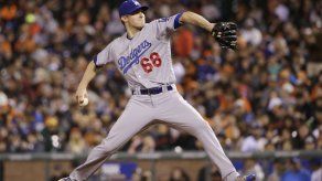 Stripling queda a un paso de debutar sin hits con Dodgers