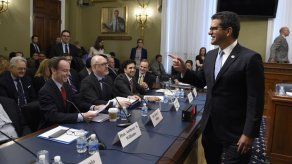Republicanos cancelan votación sobre plan para Puerto Rico