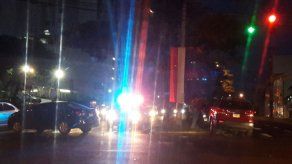 Dos vehículos colisionaron en la Ave. 12 de Octubre