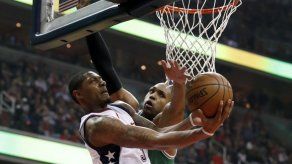 Wall define por Wizards y obliga a decisivo juego en Boston