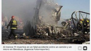 Se eleva a 19 saldo de muertos por choque de micro y camión en Argentina