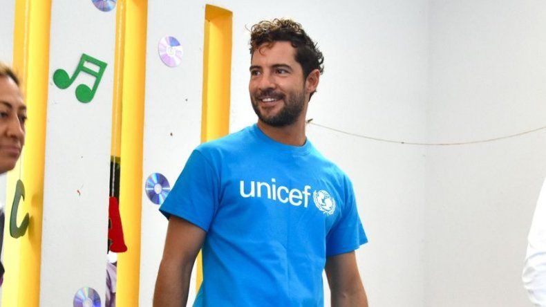 Todos podemos hacer algo por los niños, asegura David Bisbal en México