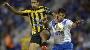 Vélez Sarsfield derribó a The Strongest de Boris Alfaro y lidera el Grupo 1