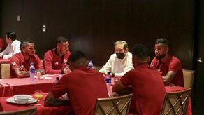 El presidente Laurentino Cortizo visitó a la selección de Panamá