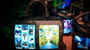 Las pantallas plegables llegan a los bolsos de lujo