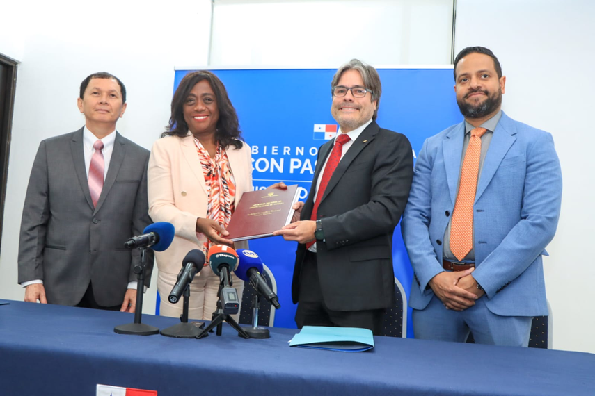 El MEDUCA recibió nueve títulos de propiedad para construir escuelas en Veraguas.