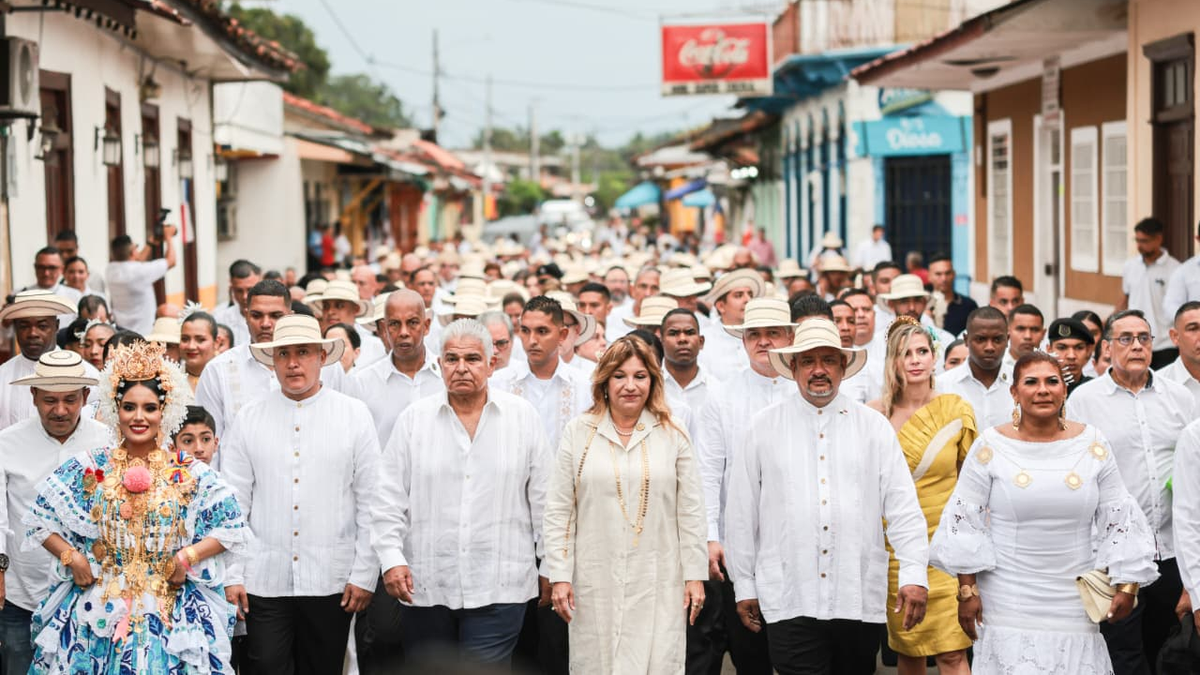 Presidente Mulino encabeza actos por los 204 años Presidente Mulino encabeza actos por los 204 años