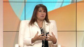 Aumenta endeudamiento por tarjetas de crédito