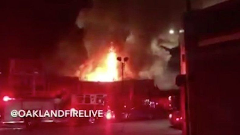 Nueve muertos y 15 desaparecidos en incendio durante una fiesta en Oakland