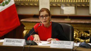 La vicepresidenta de Perú asegura que no se habla con el presidente Vizcarra