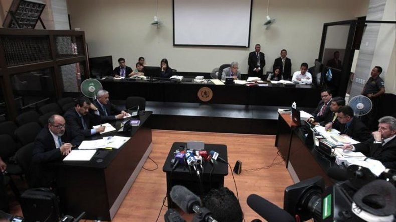 Pérez Molina niega participación en la red de corrupción La Línea