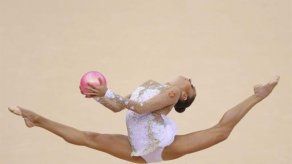 La rusa Kanaeva gana el oro olímpico en gimnasia rítmica
