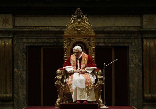 Papa condena manipulación de género