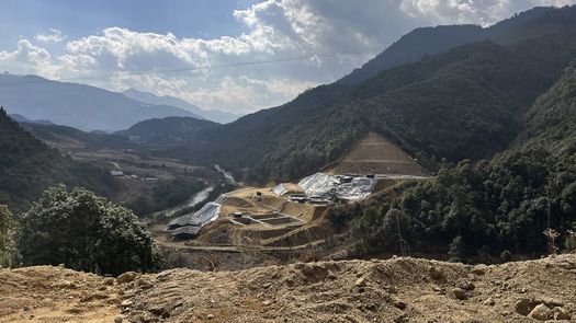 Los aldeanos se quejan en una zona del norte de Myanmar donde aún crecen el cardamomo negro y la nuez... por ahora.