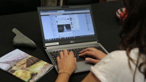 Acusan a Facebook de discriminación sexista en anuncios de trabajo
