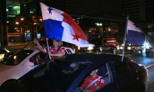 Panameños celebran con caravana la victoria sobre Honduras