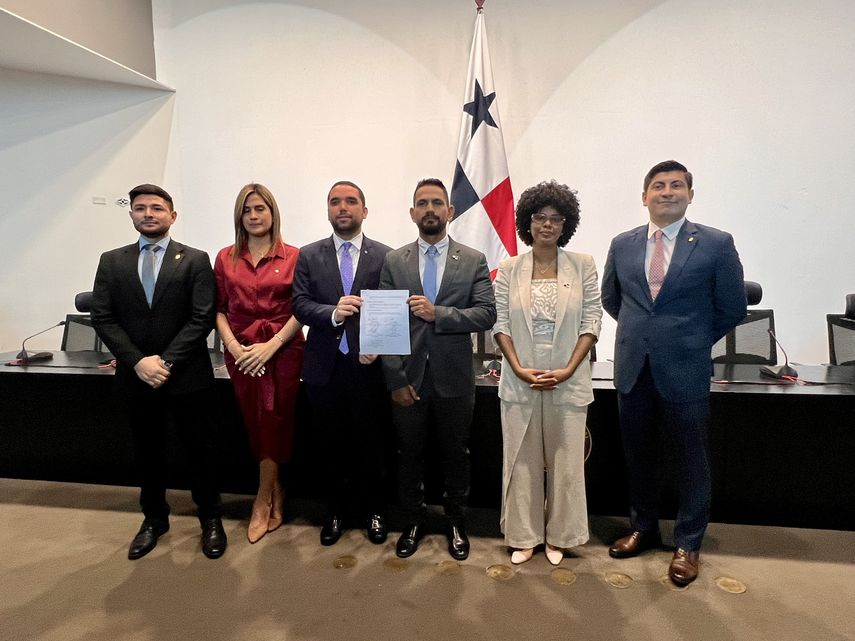 Bancada Vamos publicará en las comisiones de la Asamblea