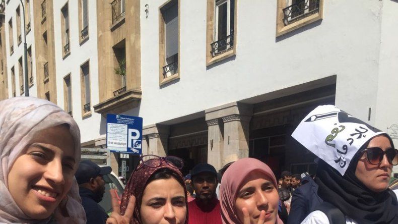 Maestros en Marruecos protestan por condiciones laborales