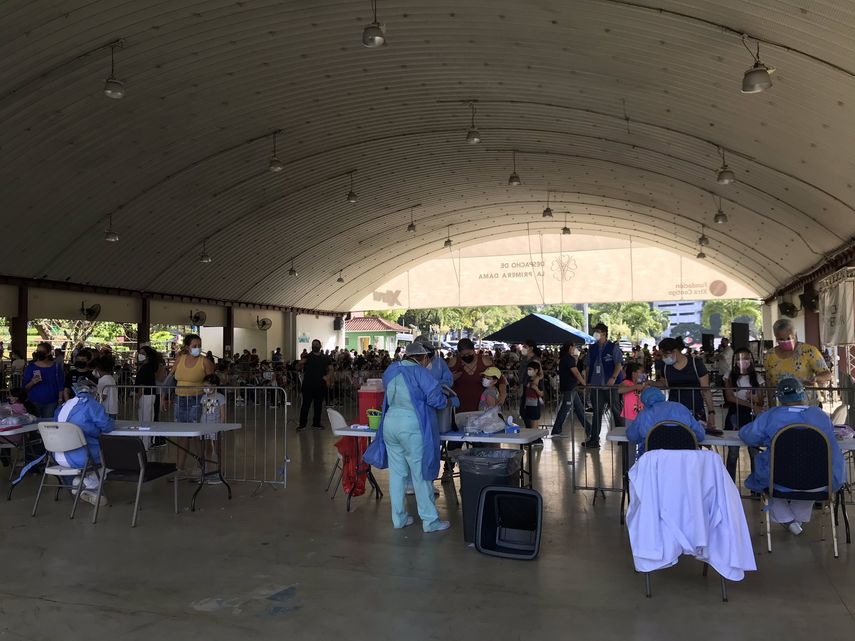 Jornada de vacunación pediátrica en el Parque Omar.