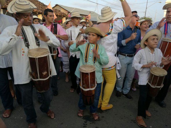Recorrido de tunas en Santo Domingo de Las Tablas