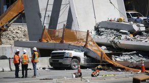 Identifican a 5 de las 6 víctimas mortales del colapso de puente en Miami