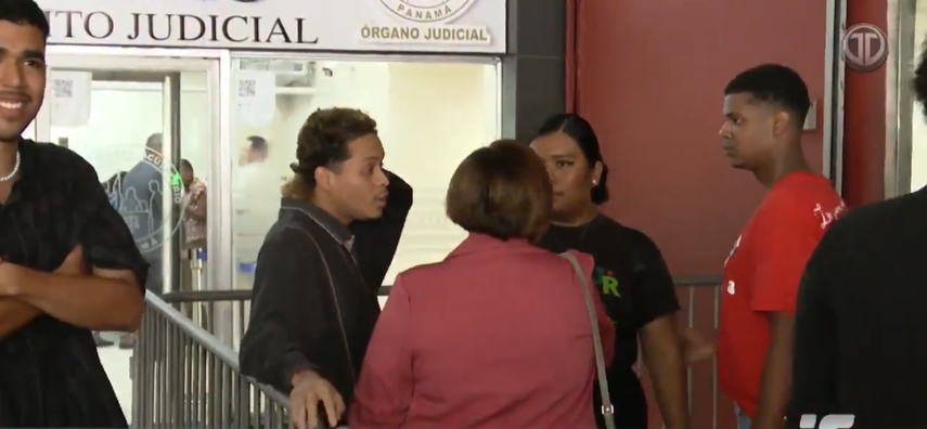 Dictan reporte periódico a estudiantes de la UP que participaron en protesta.