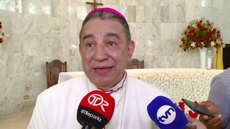 Monseñor Ulloa participó en desfile conmemorativo a la fiesta de todos los santos
