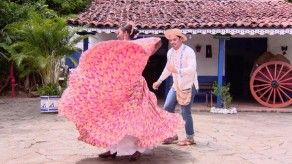 Robin Durán bailando El Tinajero