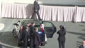 El papa Francisco visto por primera vez con mascarilla El papa Francisco visto por primera vez con mascarilla