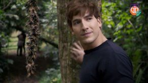 Juan Esteban mira a Luisa abrasándose con alguien&nbsp; 