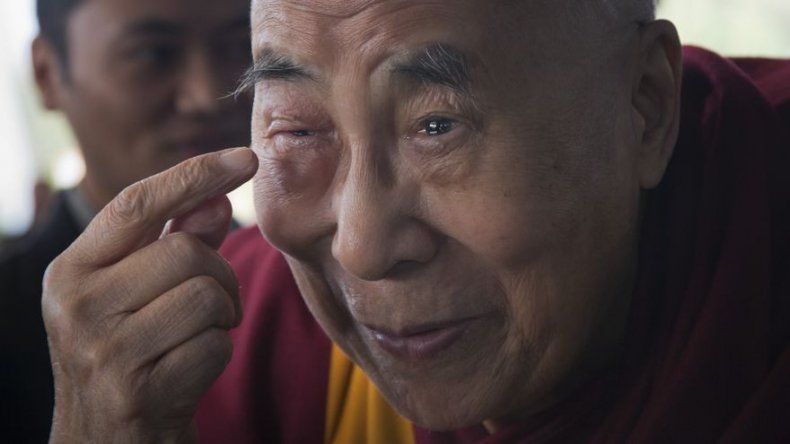 Dalai Lama viaja a Estados Unidos para una revisión médica