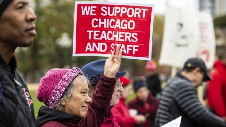 Fracasa intento de poner fin a huelga de maestros en Chicago