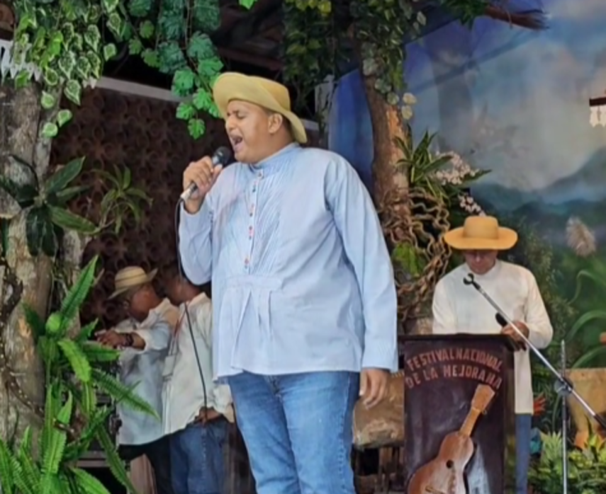 Festival de la Mejorana premia a Fred Santana en importante concurso