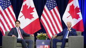 Justin Trudeau y Joe Biden.