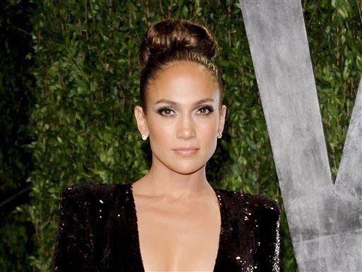 J.Lo: La violencia en el cine no es la responsable de los tiroteos
