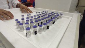 Viales de la vacuna contra covid-19 de Pfizer.