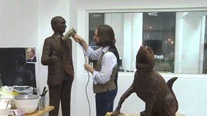 Elaboran estatua de chocolate de Putin a tamaño real en su ciudad natal