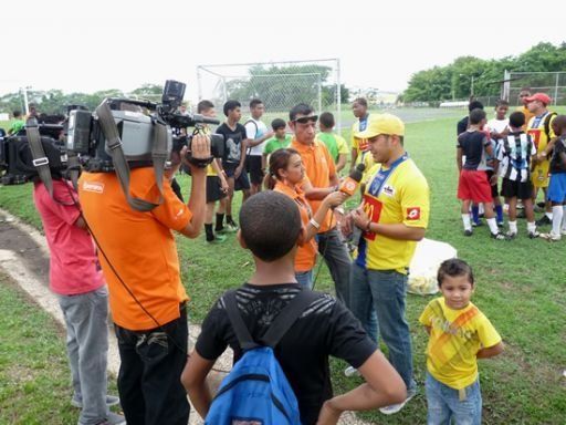 Clubes de LPF dan clínicas de fútbol en Cruzada Juvenil por la Paz