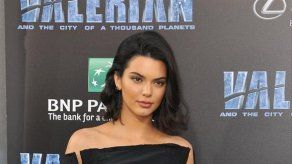 Kendall Jenner niega haberse ido sin dejar propina en un bar de Brooklyn