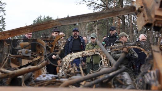 En el campo de batalla, Ucrania indicó que Moscú sigue organizando ataques en el este.