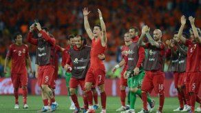 R. Checa-Portugal y Alemania-Grecia